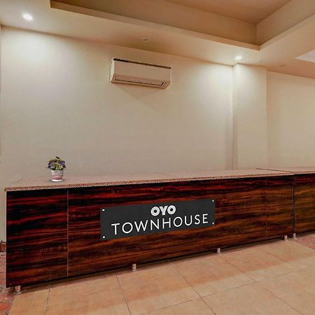 Townhouse Golden King Hotel New Delhi Exterior foto