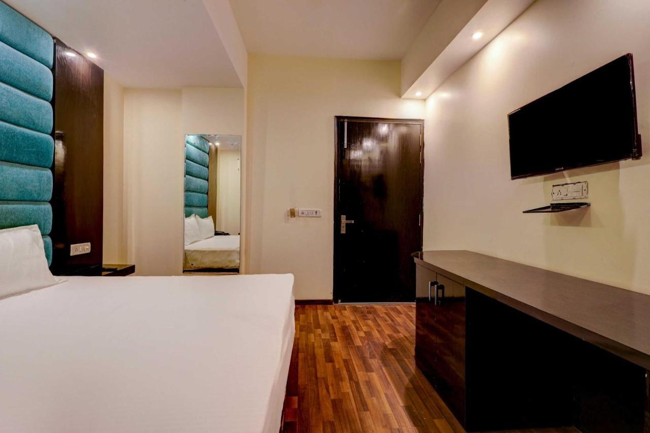 Townhouse Golden King Hotel New Delhi Exterior foto