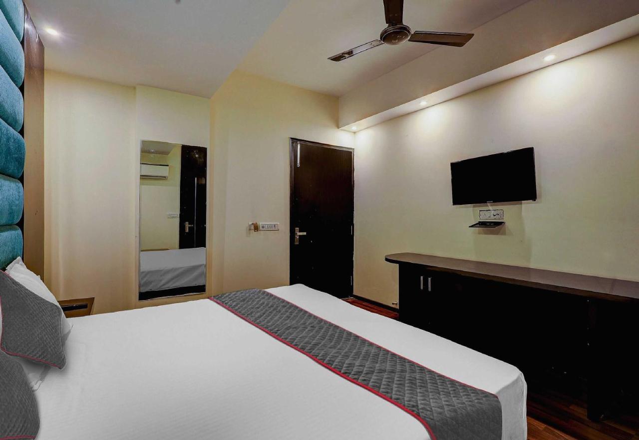 Townhouse Golden King Hotel New Delhi Exterior foto