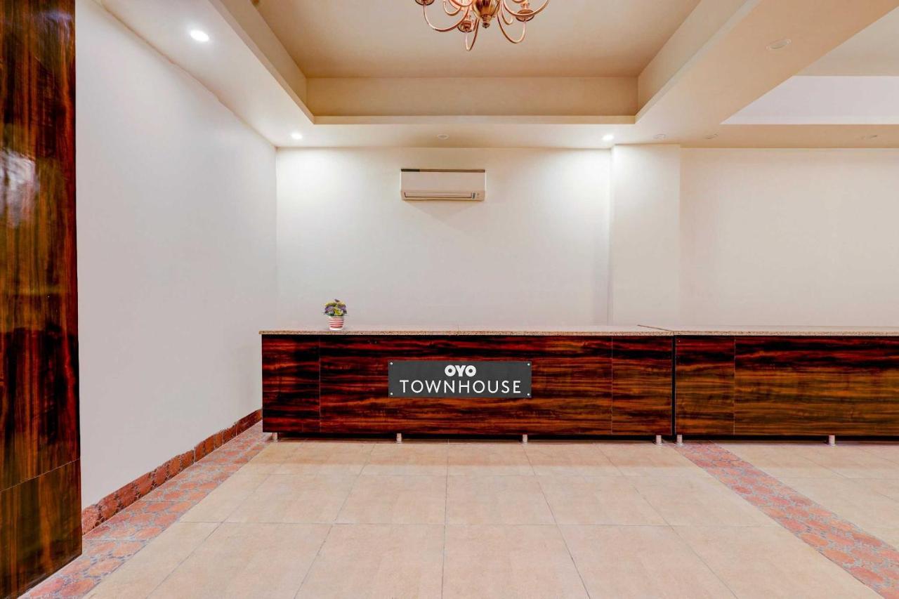 Townhouse Golden King Hotel New Delhi Exterior foto