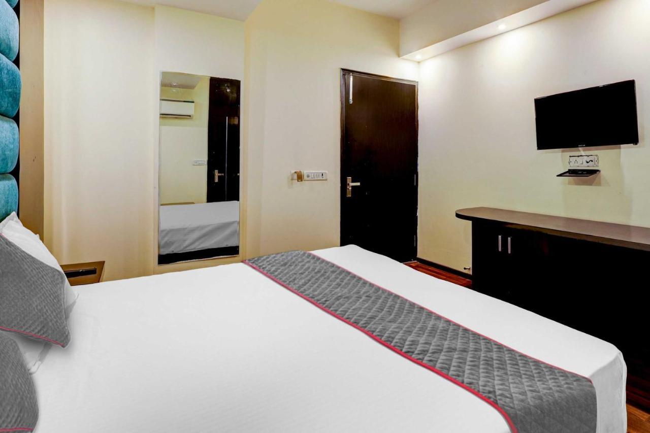 Townhouse Golden King Hotel New Delhi Exterior foto