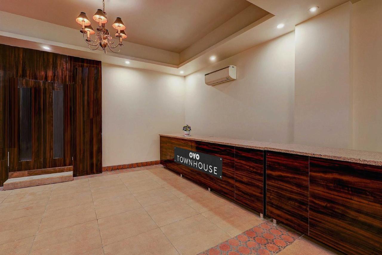 Townhouse Golden King Hotel New Delhi Exterior foto