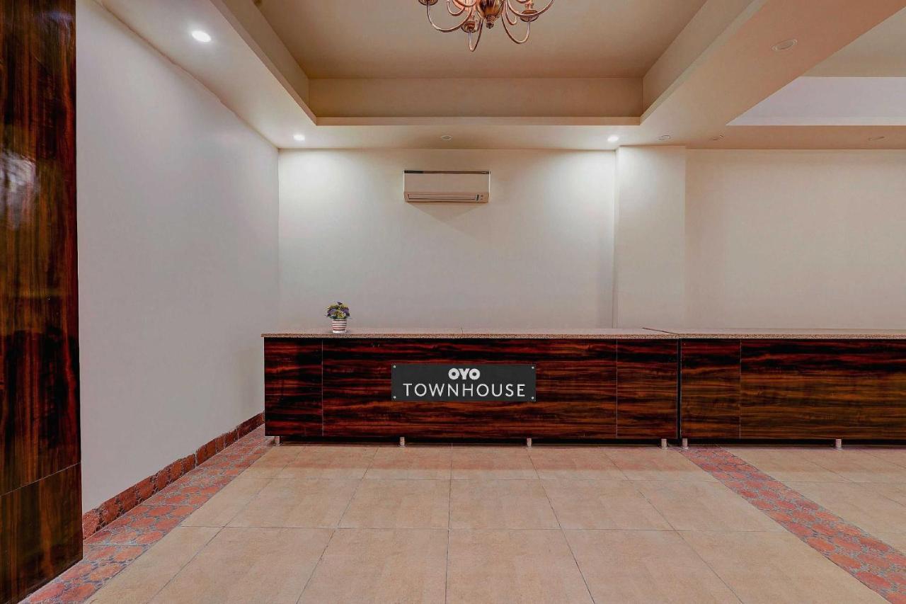 Townhouse Golden King Hotel New Delhi Exterior foto