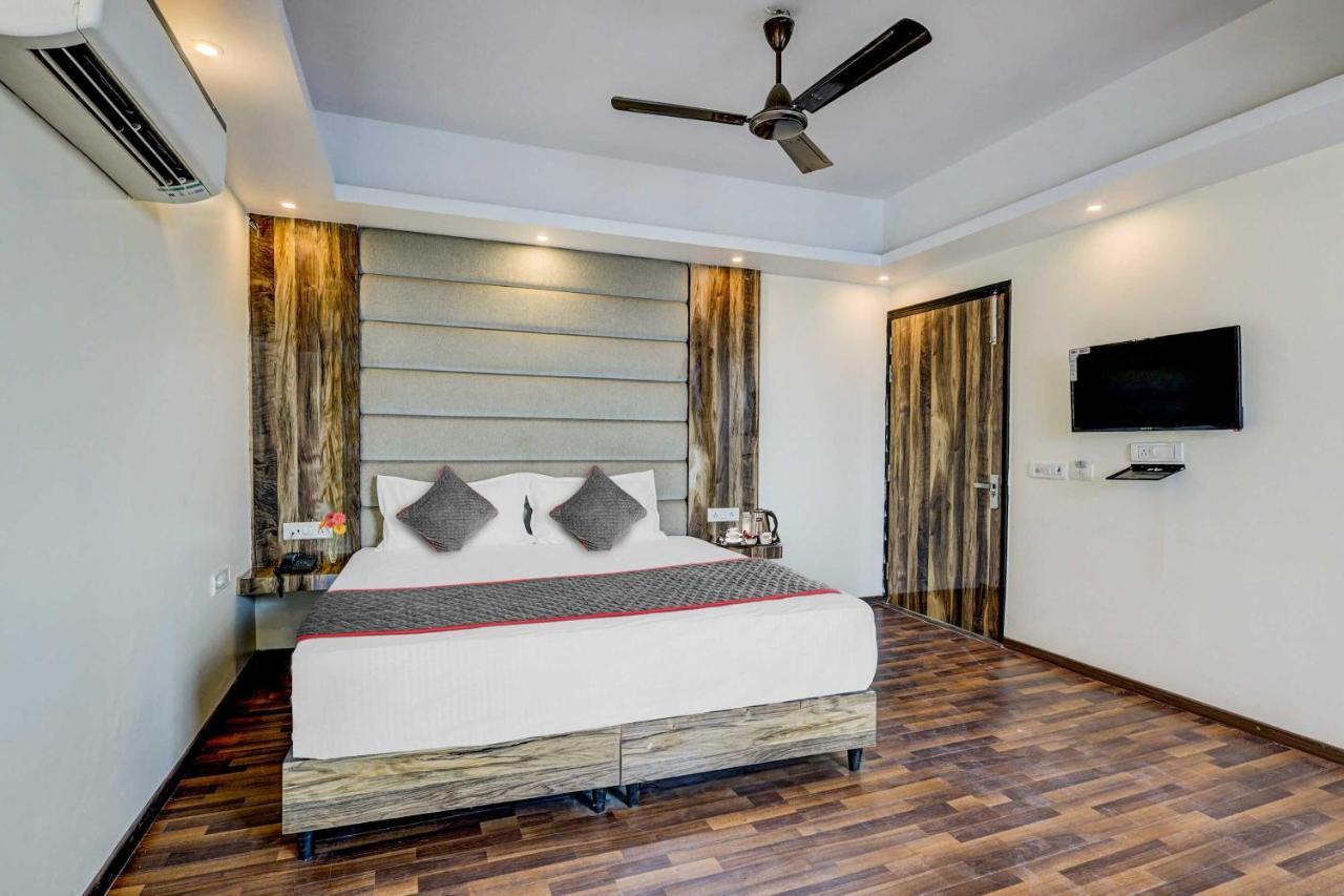 Townhouse Golden King Hotel New Delhi Exterior foto