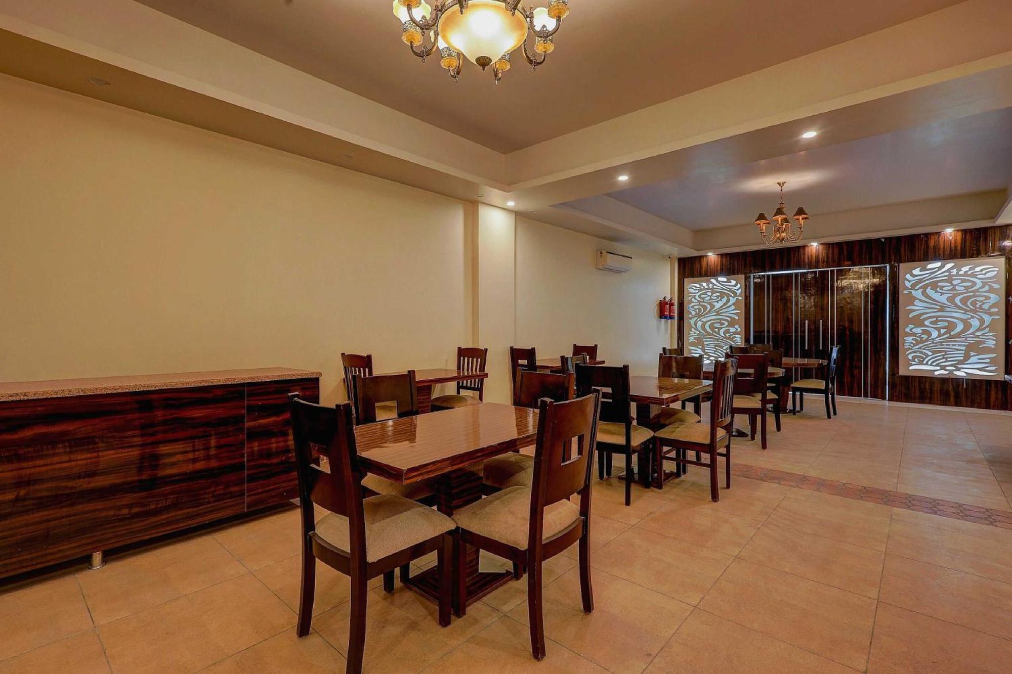 Townhouse Golden King Hotel New Delhi Exterior foto