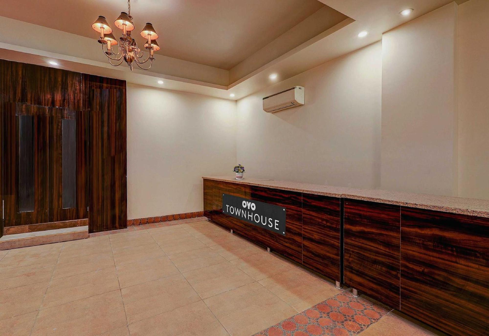 Townhouse Golden King Hotel New Delhi Exterior foto