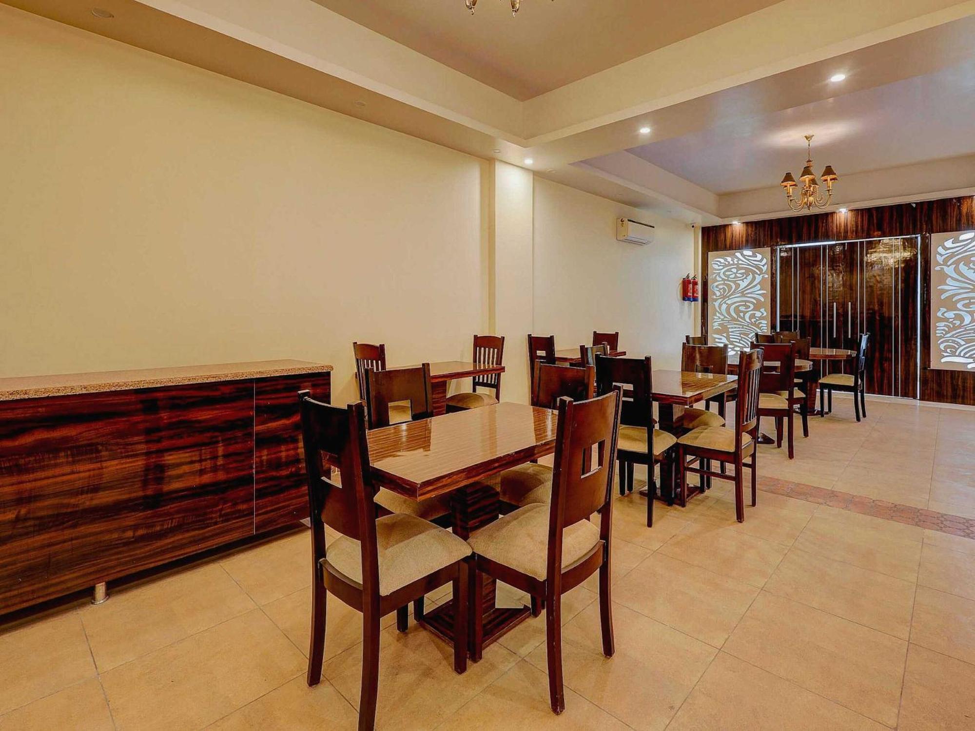 Townhouse Golden King Hotel New Delhi Exterior foto