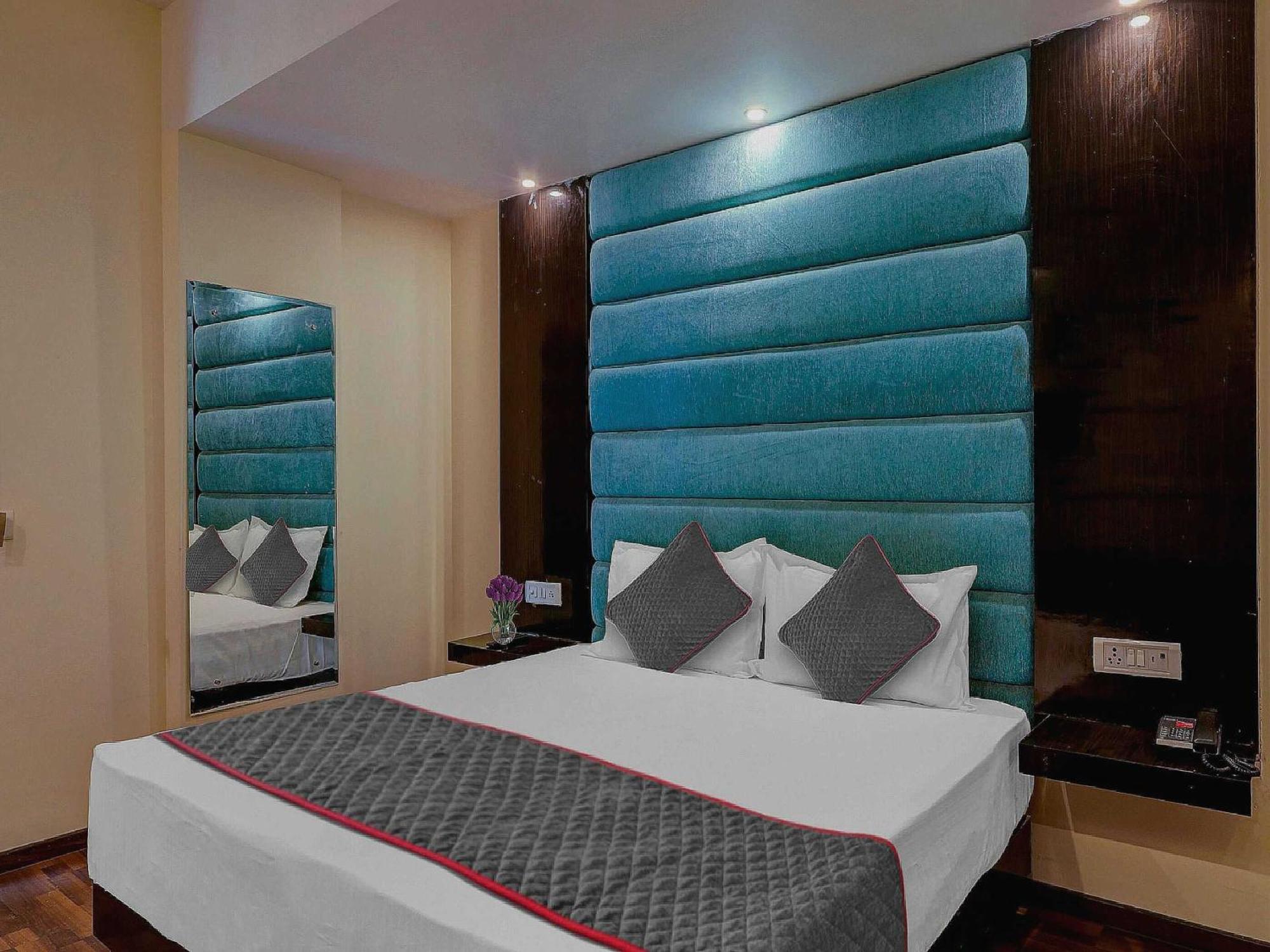 Townhouse Golden King Hotel New Delhi Exterior foto