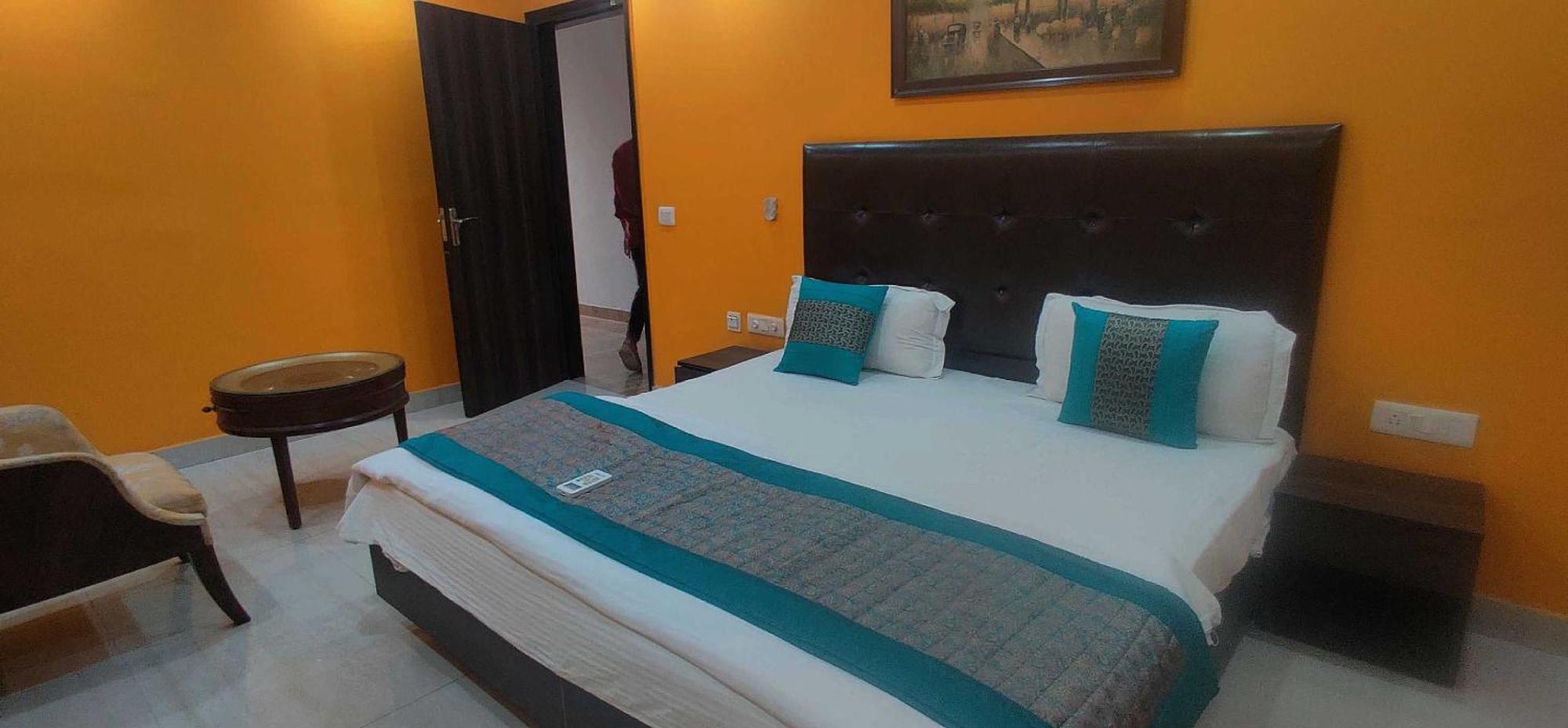 Townhouse Golden King Hotel New Delhi Exterior foto